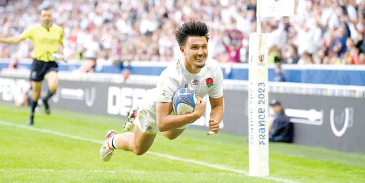 Fly-half Smith staying grounded